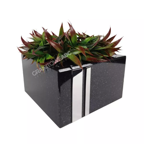 kwadratowa misa granitowa nagrobna MK003