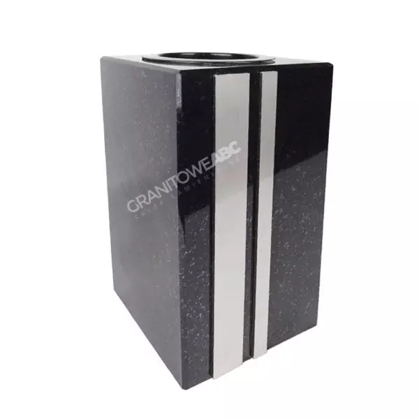 Kwadratowy wazon granitowy z paskami WK009 - obrazek 2