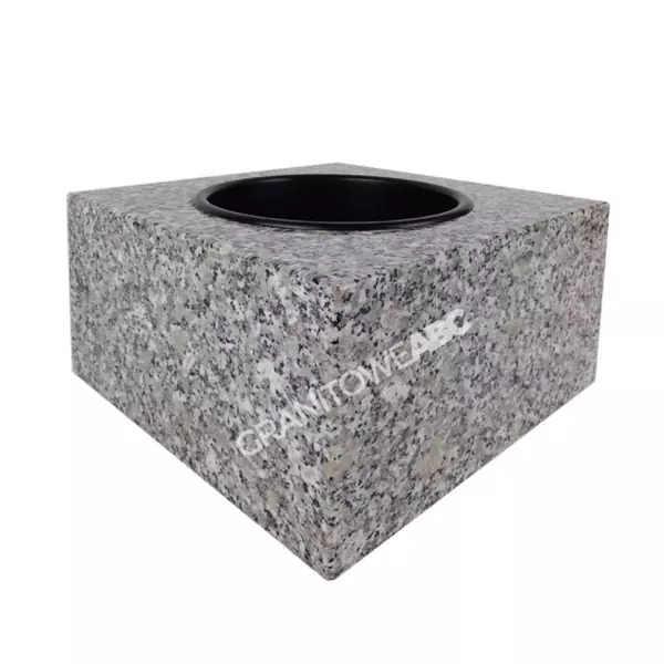 Kwadratowa misa granitowa nagrobna 25 MK001 - obrazek 3